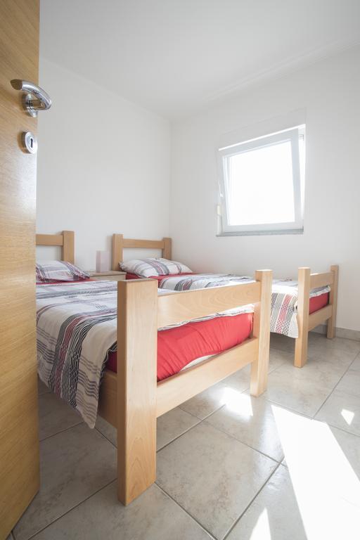 Jela Apartments Нин Екстериор снимка